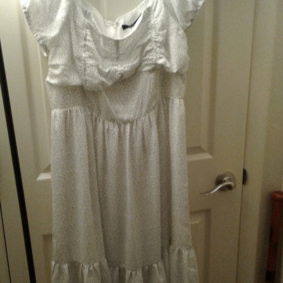 Dress - Picture 3 of 5